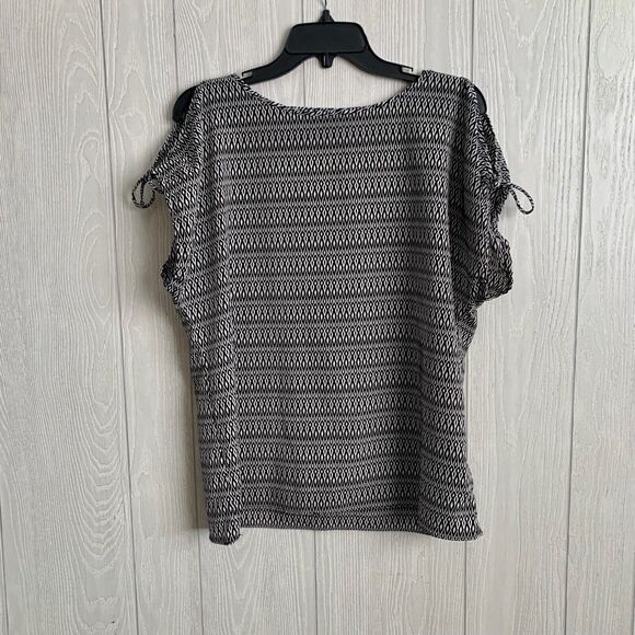 Ellen Tracy Black White Print Round Neck Short Sleeve Open Shoulder Top Size M - Picture 1 of 3